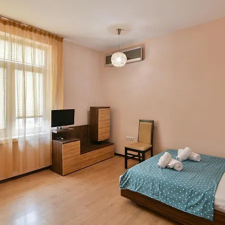 Апартаменты Budget Next To Sea Garden And *