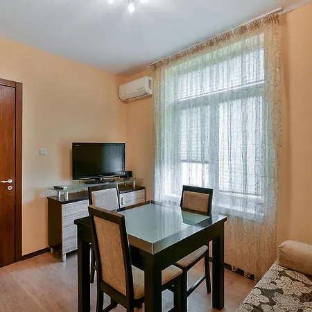 Апартамент Budget Next To Sea Garden And *