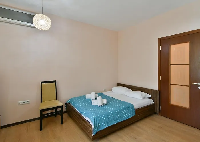 Budget Next To Sea Garden And *